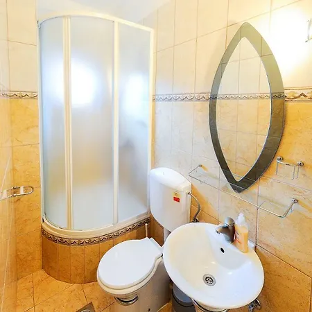 Ana Apartment Split